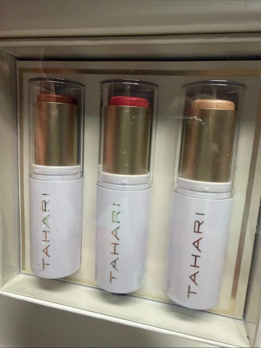 Tahari White & Gold Face Contour Compact